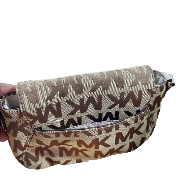 - MICHAEL KORS  Mini Crossbody bag , adjustable Strap - Picture 5 of 8